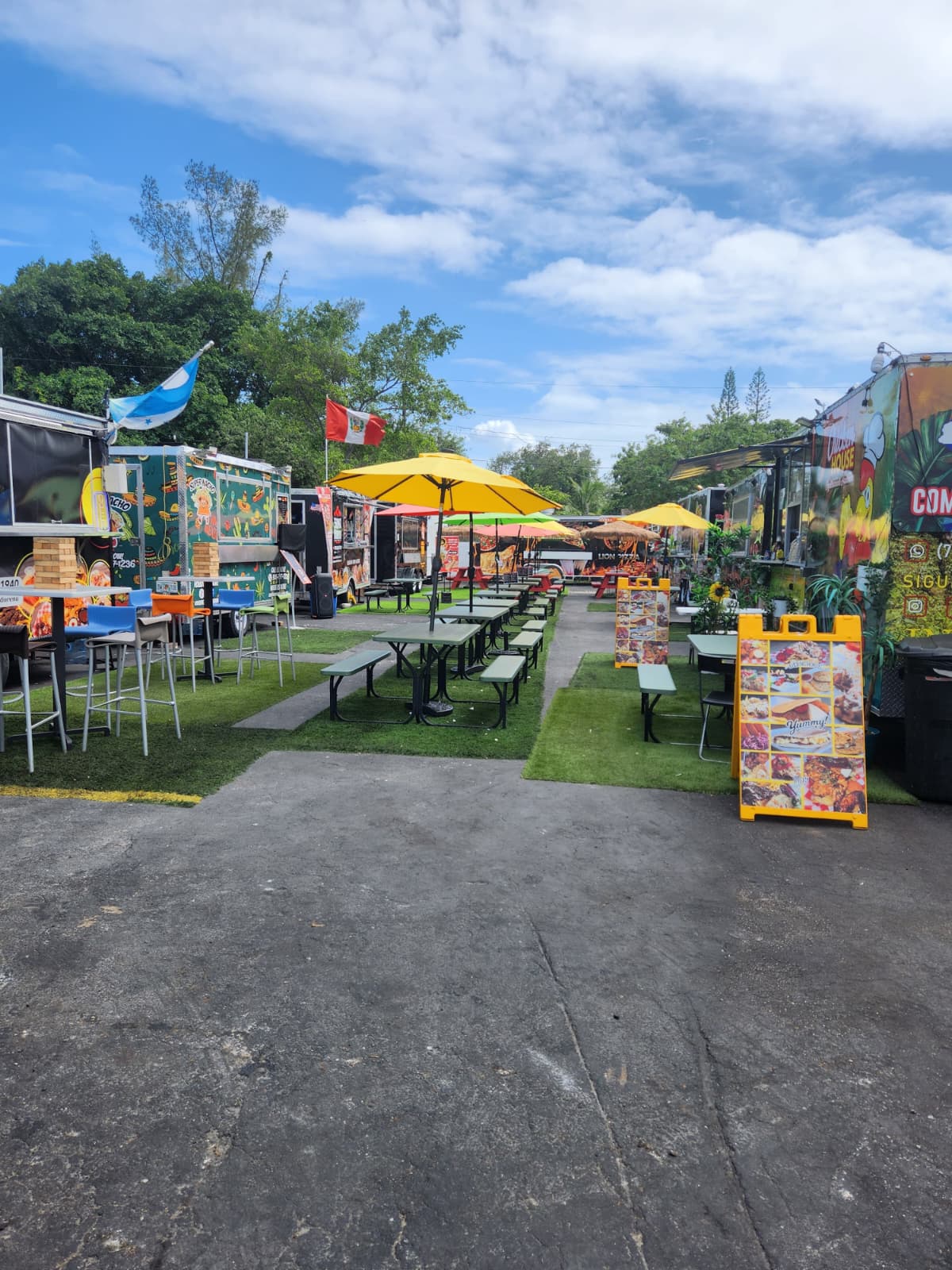 EL PATIO FOOD TRUCKS 1