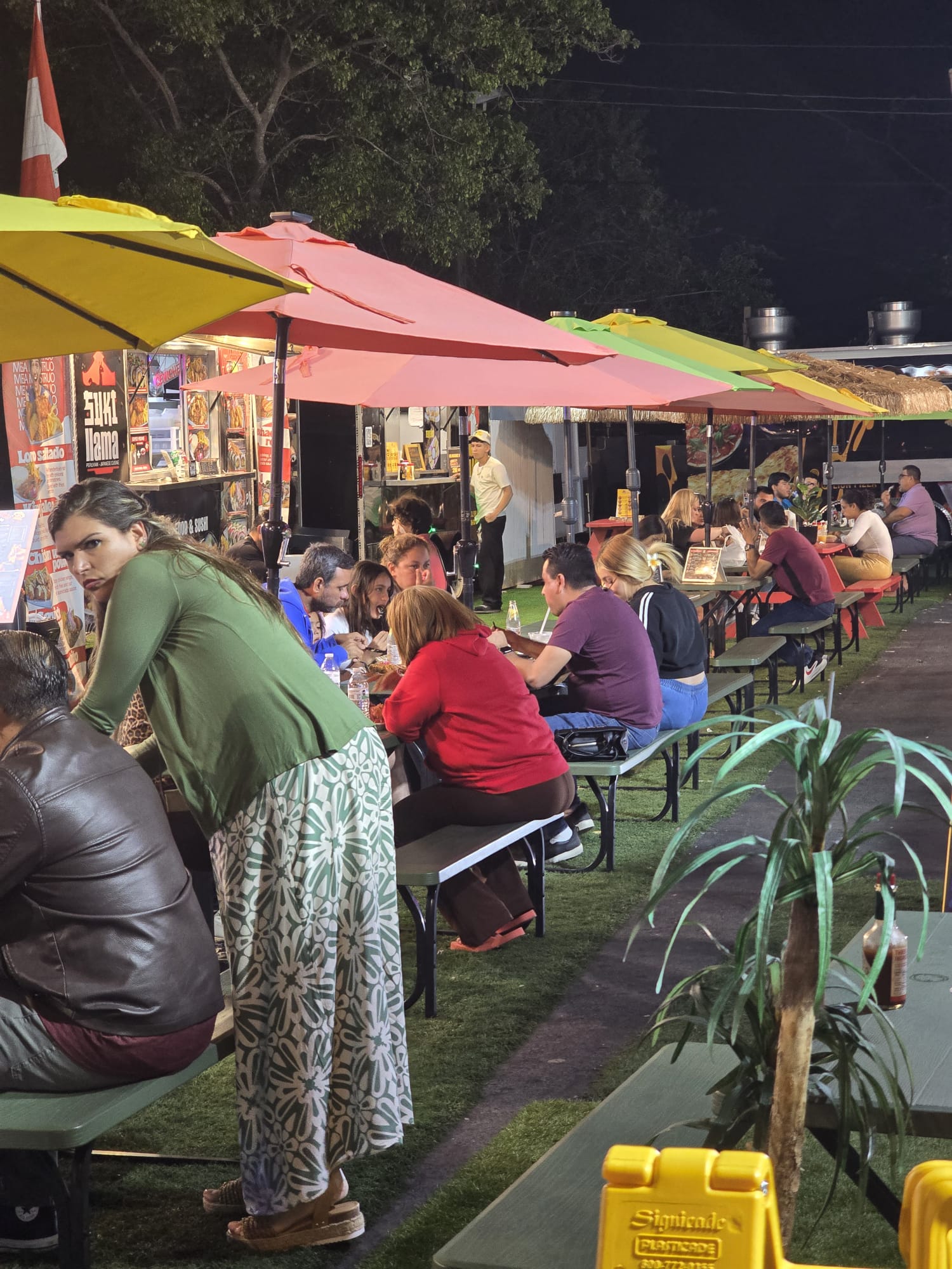 EL PATIO FOOD TRUCKS 4